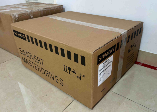 Stock originale sigillato Siemens SIMOVERT MASTERDRIVES pronto per clienti industriali globali